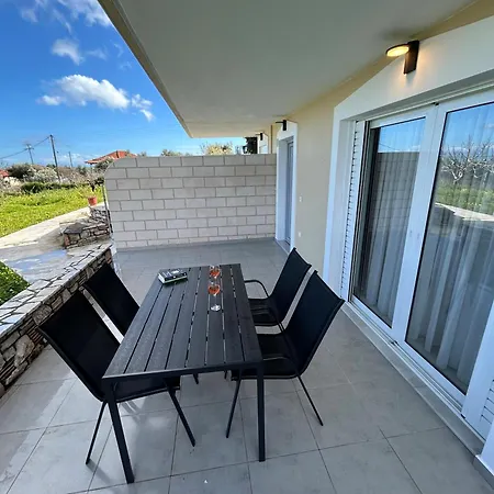 Orfanos 5 Apartament